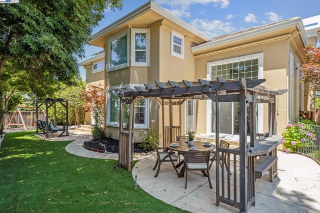 418 Golf Ct, Walnut Creek CA: https://media.crmls.org/mediaz/20f4f58d-eea1-4f55-bcf3-8abdb39eb9ff.jpg