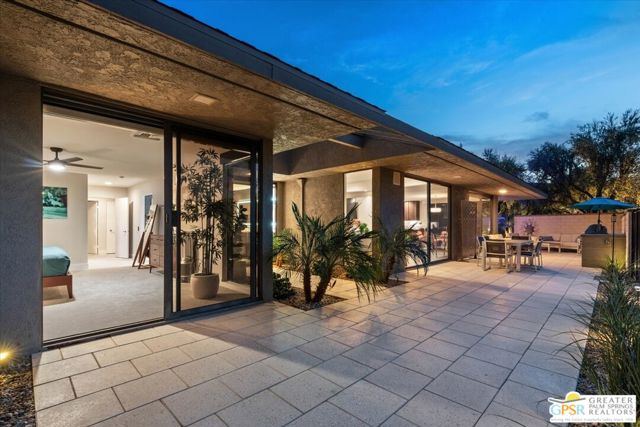 59 Cornell Drive, Rancho Mirage CA: https://media.crmls.org/mediaz/20f54da4-5bac-41cd-9bf6-62b440fbdea8.jpg