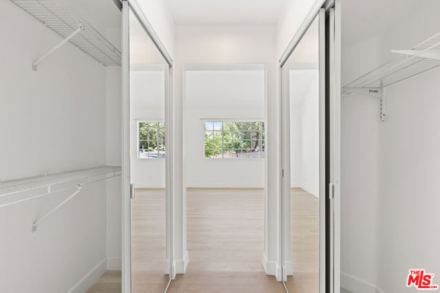 4240 Lost Hills Road, Calabasas CA: https://media.crmls.org/mediaz/20f5915c-9d00-4684-9383-f587b7559b1b.jpg