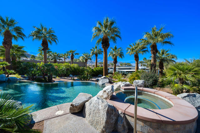 45 Mirada Circle, Rancho Mirage CA: https://media.crmls.org/mediaz/20f7ab42-2685-4f85-a324-e4d2137d8d6d.jpg