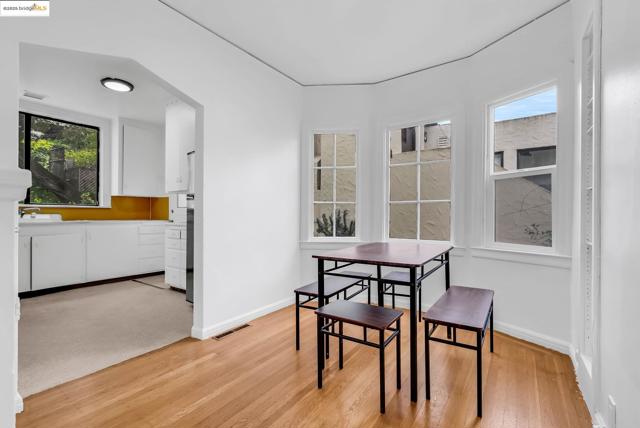 2340 Virginia St, Berkeley CA: https://media.crmls.org/mediaz/20f8d0c0-f501-4be2-9811-49f9a941379d.jpg