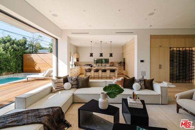 819 N Ogden Drive, Los Angeles CA: https://media.crmls.org/mediaz/20f93758-faf3-4a06-bf03-e3209d8f0b89.jpg