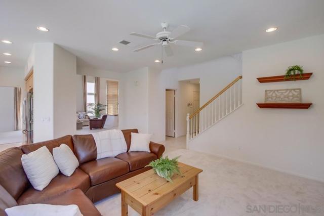 11841 Treewind Ct, San Diego CA: https://media.crmls.org/mediaz/20f93f14-4f20-49fa-a0ae-2f09449b4b47.jpg
