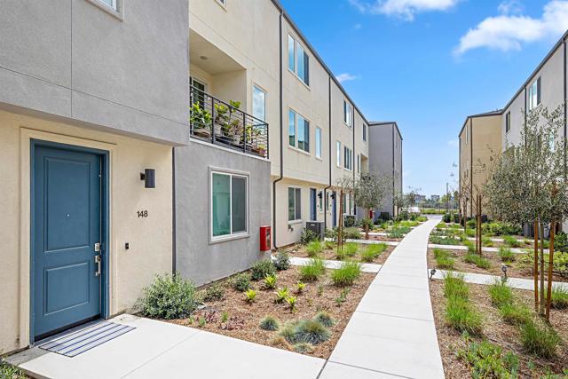 Detail Gallery Image 4 of 46 For 5464 Shorefront Dr #148,  San Diego,  CA 92154 - 4 Beds | 3/1 Baths