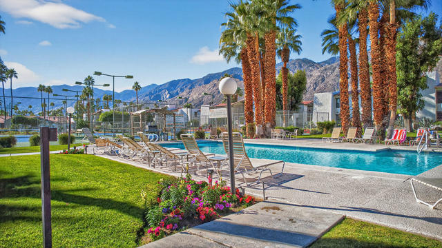 1050 E Ramon Road, Palm Springs CA: https://media.crmls.org/mediaz/20f93fe5-39bc-44af-b173-fea344dec38c.jpg