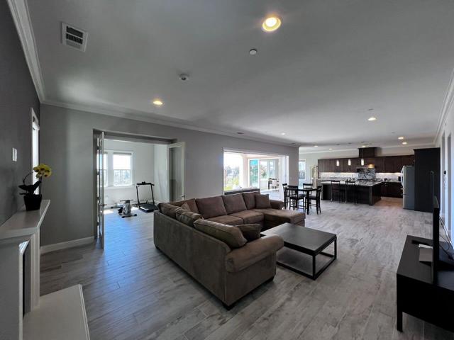 Image 6 of 33 For 7001 Laurelspur Loop