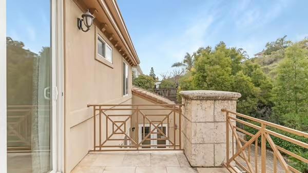 5107 Eastbourne Drive, San Jose CA: https://media.crmls.org/mediaz/20fa0f18-6b5c-437c-8298-7e621c56b50c.jpg