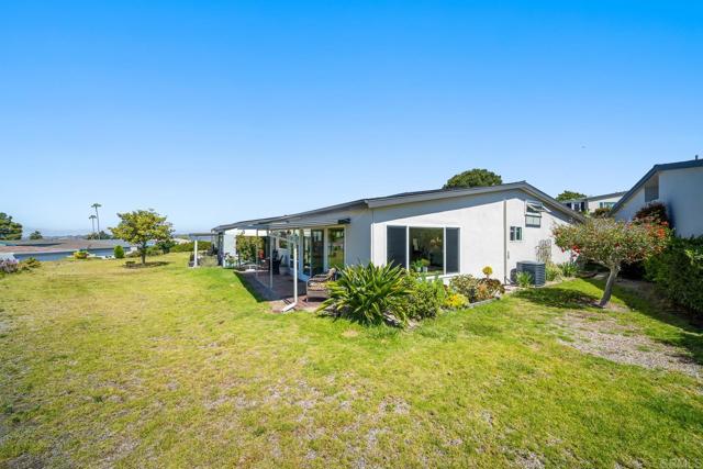 3890 Vista Campana S, Oceanside CA: https://media.crmls.org/mediaz/20fa50ce-290d-4b88-9a6b-6414688a54a0.jpg