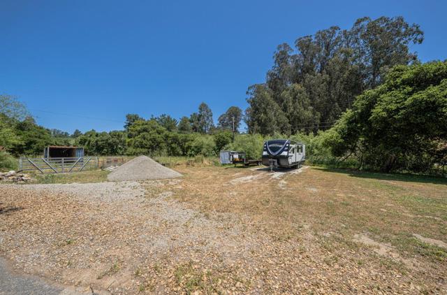 9247 Holly Hill Drive, Salinas CA: https://media.crmls.org/mediaz/20fa67ef-7898-49f7-8480-6c3bb11deee2.jpg