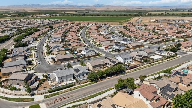 1666 Oak Street, Los Banos CA: https://media.crmls.org/mediaz/20fada99-b482-4975-b2ee-24c85a0b5c39.jpg