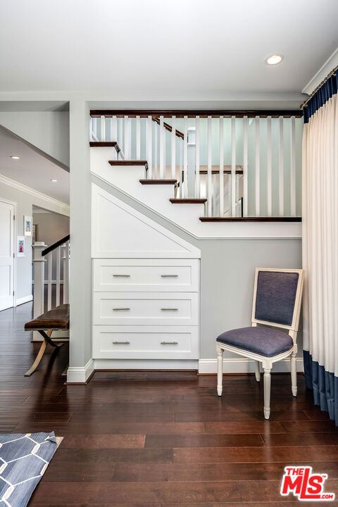 8407 Skyline Drive, Los Angeles CA: https://media.crmls.org/mediaz/20faf64b-04a0-4322-b991-5cbe8bf26aa7.jpg