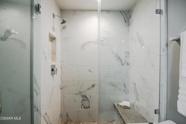 1323 Arroyo View Street, Thousand Oaks CA: https://media.crmls.org/mediaz/20fb8667-78f5-4f7b-97a0-49d90000024a.jpg
