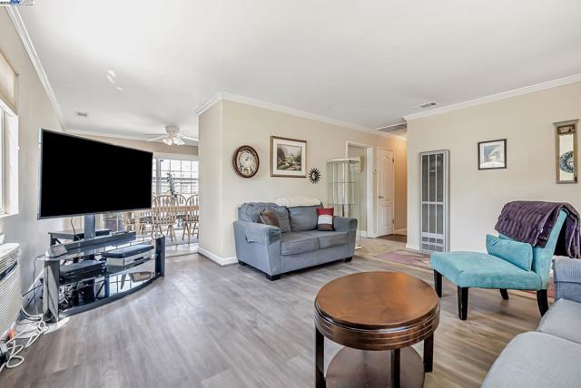 2683 Cryer St, Hayward CA: https://media.crmls.org/mediaz/20fbcaf1-dc8d-477a-82b1-4d4a1ddceec2.jpg