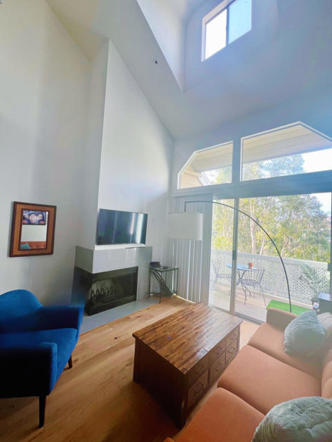 20371 Bluffside Circle, Huntington Beach CA: https://media.crmls.org/mediaz/20fc1cb5-74e4-4d2b-aff7-6f09b9c0dd6b.jpg