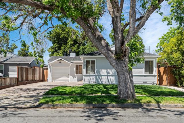 859 14th Avenue, Menlo Park CA: https://media.crmls.org/mediaz/20fc4888-6113-41a8-a6cb-97c99d26ae58.jpg