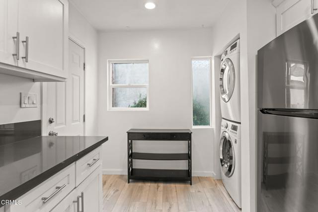 Detail Gallery Image 12 of 31 For 1047 E Brenner Pl, Long Beach,  CA 90813 - 2 Beds | 1 Baths