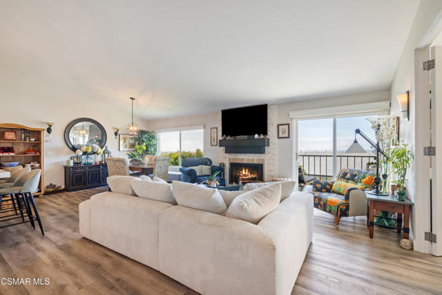 6766 Las Olas Way, Malibu CA: https://media.crmls.org/mediaz/20fd3111-f0ad-432c-aebf-2e4f85cc213c.jpg