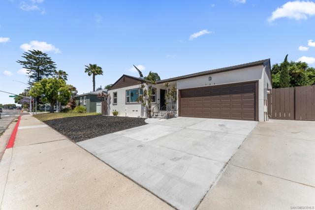 709 4th AVE, Chula Vista CA: https://media.crmls.org/mediaz/20fd4fa1-9f6c-47fe-ba3a-bf071574dfe4.jpg