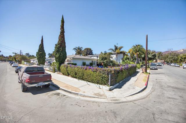 657 Sheridan Way, Ventura CA: https://media.crmls.org/mediaz/20fdcffc-76ed-4394-900d-7e6fee058dff.jpg
