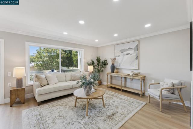 2101 Golden Rain, Walnut Creek CA: https://media.crmls.org/mediaz/20fe34ae-edbc-4bd9-a2ba-674827b494dc.jpg