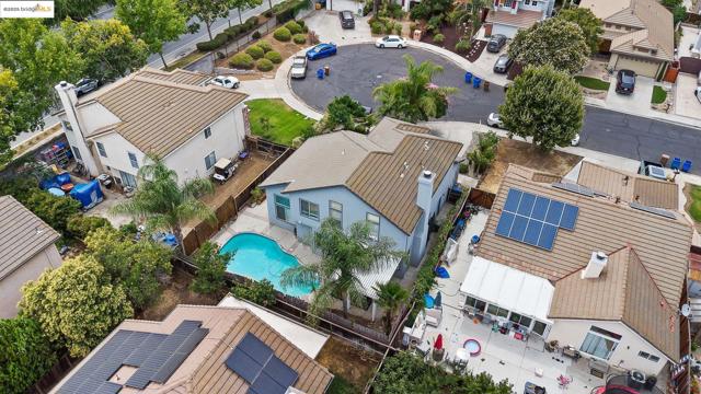 20 Goldmeadow Ct, Brentwood CA: https://media.crmls.org/mediaz/20ff5c93-e2c2-4dd7-9c9f-47d55ee4709f.jpg