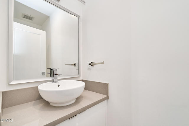 Detail Gallery Image 29 of 42 For 4201 Pennsylvania Ave #C2,  Glendale,  CA 91214 - 4 Beds | 4 Baths