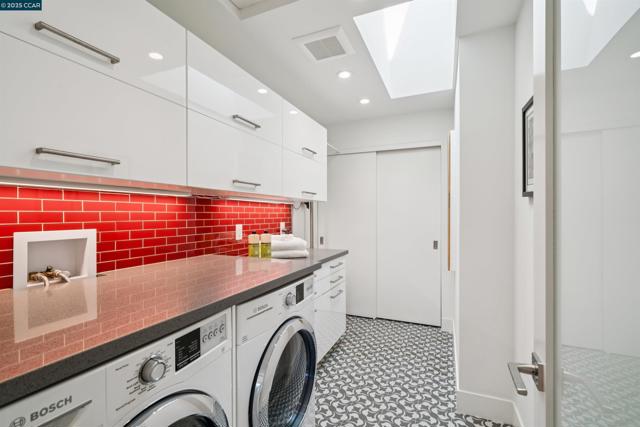 10 ICHABOD LANE, Orinda CA: https://media.crmls.org/mediaz/20ffb9f2-3a64-4f69-b166-c55cfc4c81f9.jpg