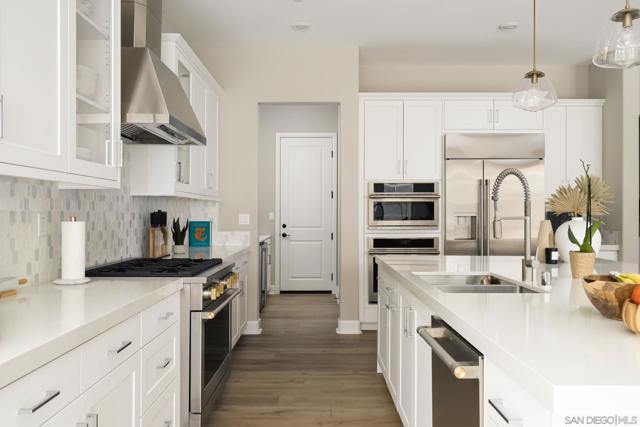 17582 Boca Raton Ln, Poway CA: https://media.crmls.org/mediaz/210038aa-b70d-4b26-87f1-981d0de1ca25.jpg