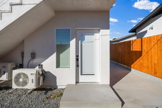 Image 21 of 26 For 322 Pardee St
