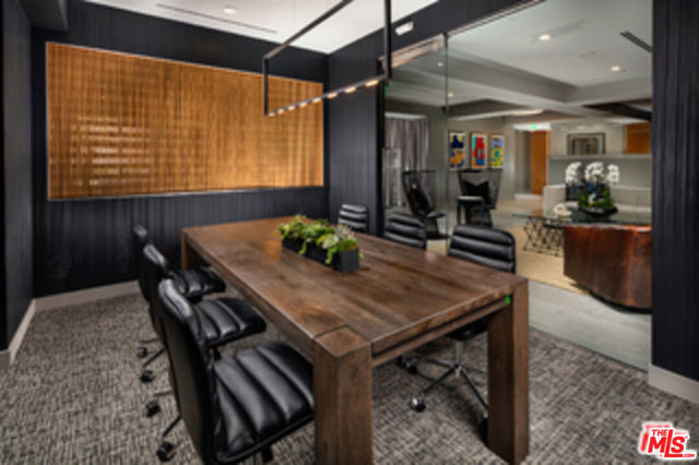 687 S Hobart Boulevard, Los Angeles CA: https://media.crmls.org/mediaz/21018878-167f-477e-8123-7ba1e656205f.jpg