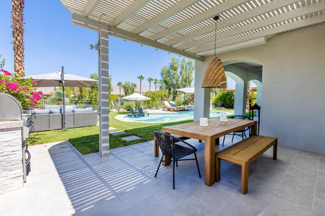 80818 Avenida San Ignacio, Indio CA: https://media.crmls.org/mediaz/2101f328-50e3-4bf7-9834-ccf30e3c393f.jpg