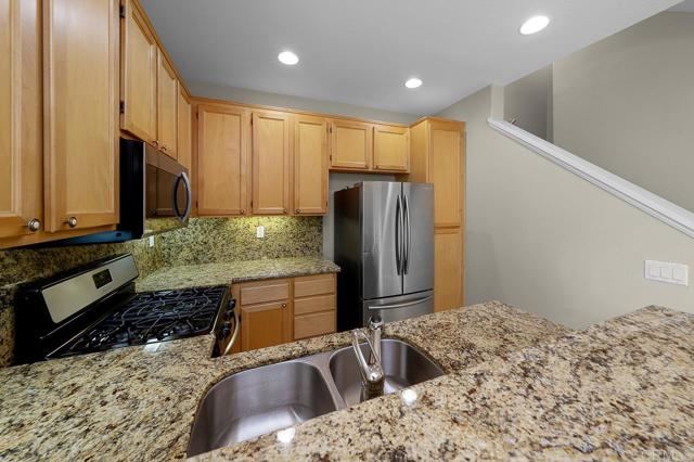 Detail Gallery Image 13 of 37 For 1279 Fools Gold Way, Chula Vista,  CA 91913 - 3 Beds | 2/1 Baths