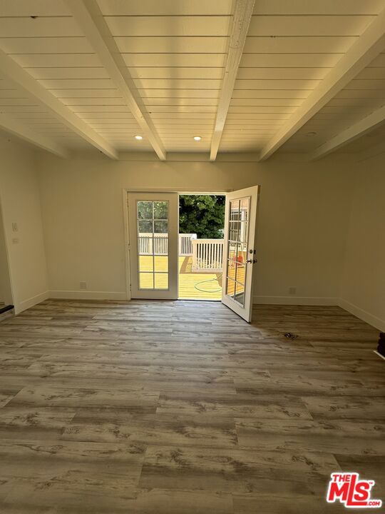 8037 Campion Drive, Los Angeles CA: https://media.crmls.org/mediaz/21023165-ff51-4b2f-b3bf-f3b87143de21.jpg