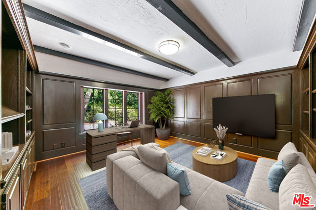 29528 Harvester Road, Malibu CA: https://media.crmls.org/mediaz/21028981-ad95-4cf3-b118-df92425bff04.jpg