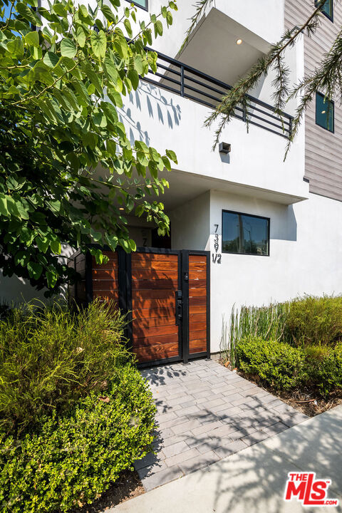 Image 3 for 739 N Gramercy Pl, Los Angeles, CA 90038