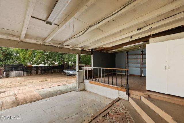 17917 Burbank Boulevard, Encino CA: https://media.crmls.org/mediaz/2102d394-5d6b-4c8f-9cf0-03cadfcd23b5.jpg