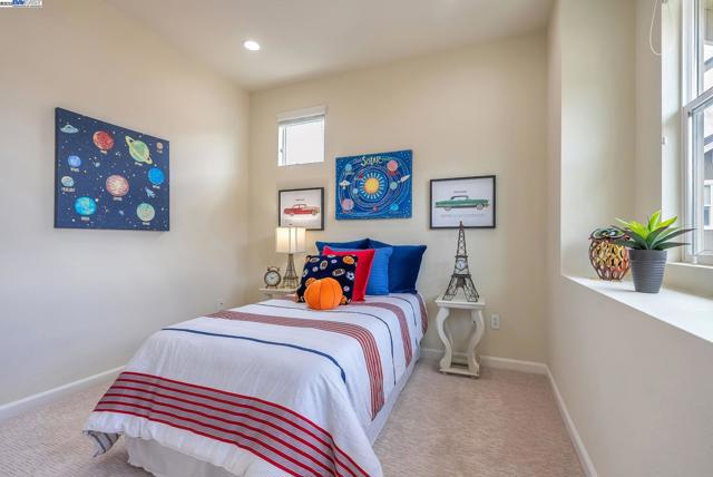 4432 Hyde Cmn, Fremont CA: https://media.crmls.org/mediaz/2103b7b0-d8ff-4365-8c18-b3c3ca3b7104.jpg