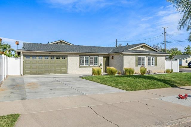 8931 Sunwood Dr, Santee CA: https://media.crmls.org/mediaz/2103db98-77ec-454d-96cc-138d6c5b2c8f.jpg