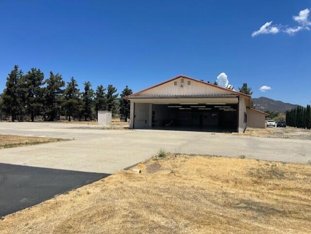 49275 Flightline Way, Aguanga CA: https://media.crmls.org/mediaz/21046e1c-c538-418b-b079-e55bfb5e062a.jpg