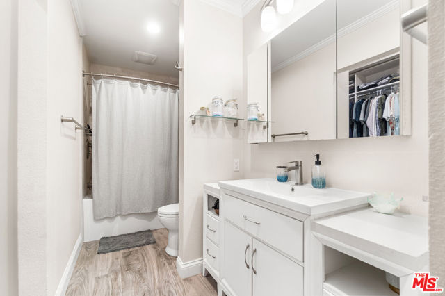 2 Bed Home for Sale in Los Angeles, California