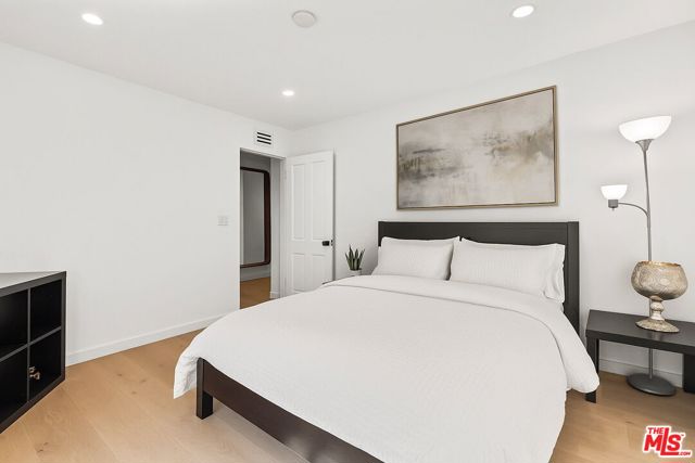 1450 N Bundy Drive, Los Angeles CA: https://media.crmls.org/mediaz/21049fdb-e48a-4f4a-9dd6-7a78459ee97f.jpg