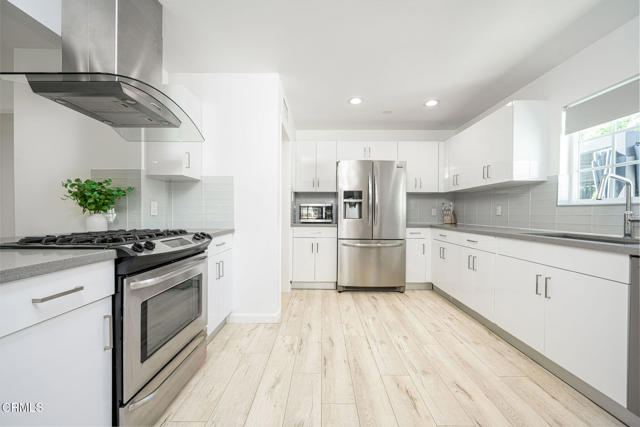 Detail Gallery Image 5 of 18 For 11118 Califa St, North Hollywood,  CA 91601 - 3 Beds | 2 Baths