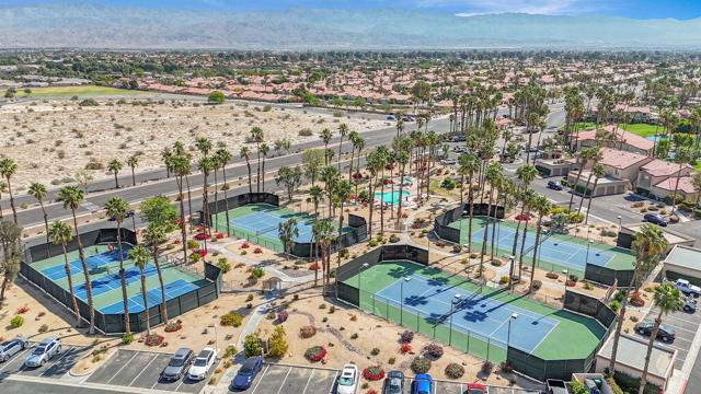 78179 Crimson Court, La Quinta CA: https://media.crmls.org/mediaz/210652d1-2d55-439a-b802-c00b03baefb5.jpg