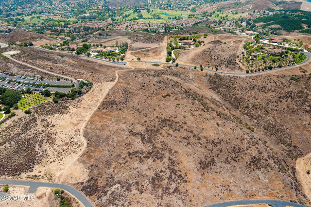 70 Presidential Drive, Simi Valley CA: https://media.crmls.org/mediaz/2106604a-8192-4364-9dc6-34d3ca75d238.jpg