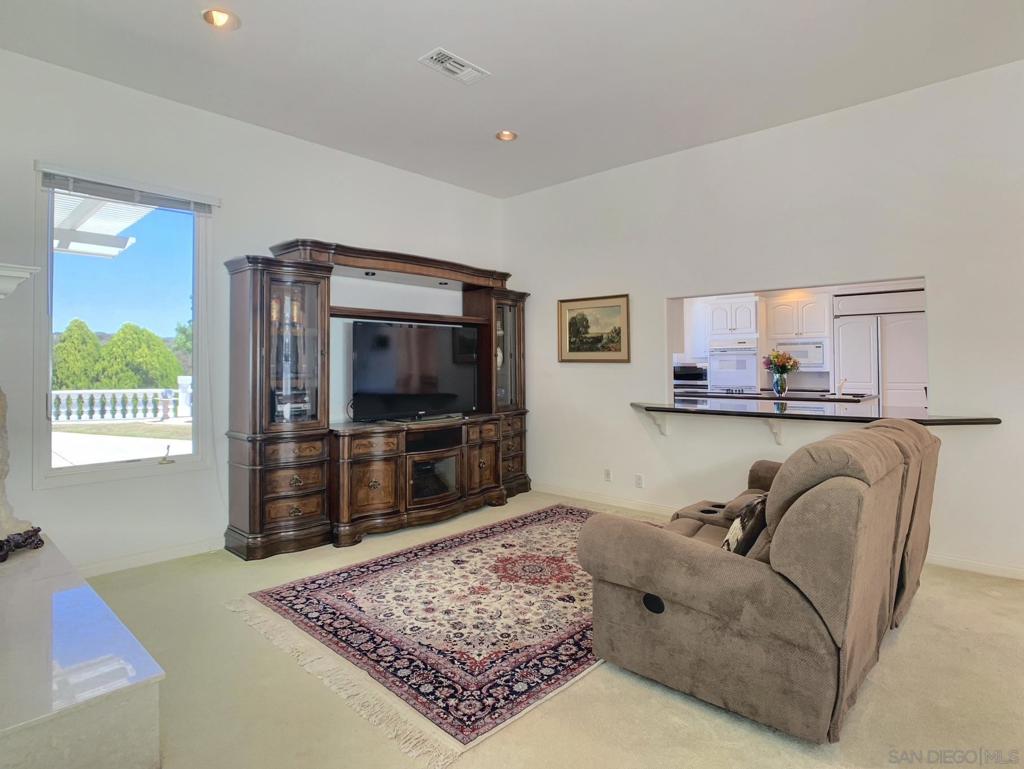 MLS #250034393SD img 33