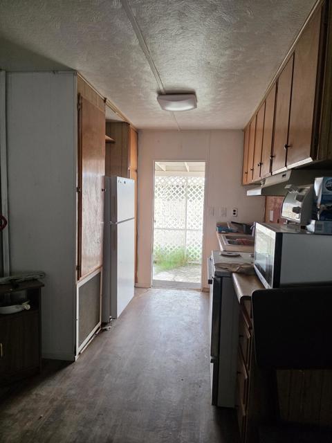 9588 Avenue H, Bombay Beach CA: https://media.crmls.org/mediaz/21073b74-3d59-4fc9-8357-a41c0aeed1c5.jpg