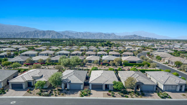 50565 Monterey Canyon Drive, Indio CA: https://media.crmls.org/mediaz/2107499e-c4fb-42de-bd18-2706d91cb78a.jpg