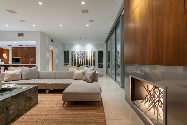 633 N Belardo Road, Palm Springs CA: https://media.crmls.org/mediaz/21075c82-0996-412f-8cf4-668fad8c35e4.jpg