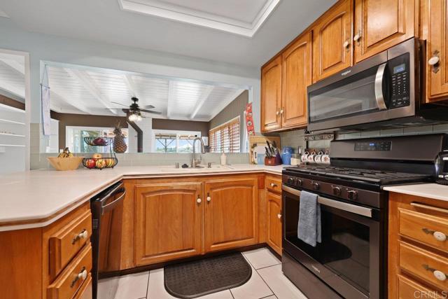7001 Lemonwood Ln, Lemon Grove CA: https://media.crmls.org/mediaz/21081467-d26d-417d-9b9d-21675600c6e3.jpg
