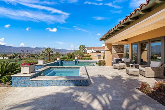 75741 Via Stia, Indian Wells CA: https://media.crmls.org/mediaz/2109d0d5-6a9a-4787-8e62-14917b0d9b66.jpg